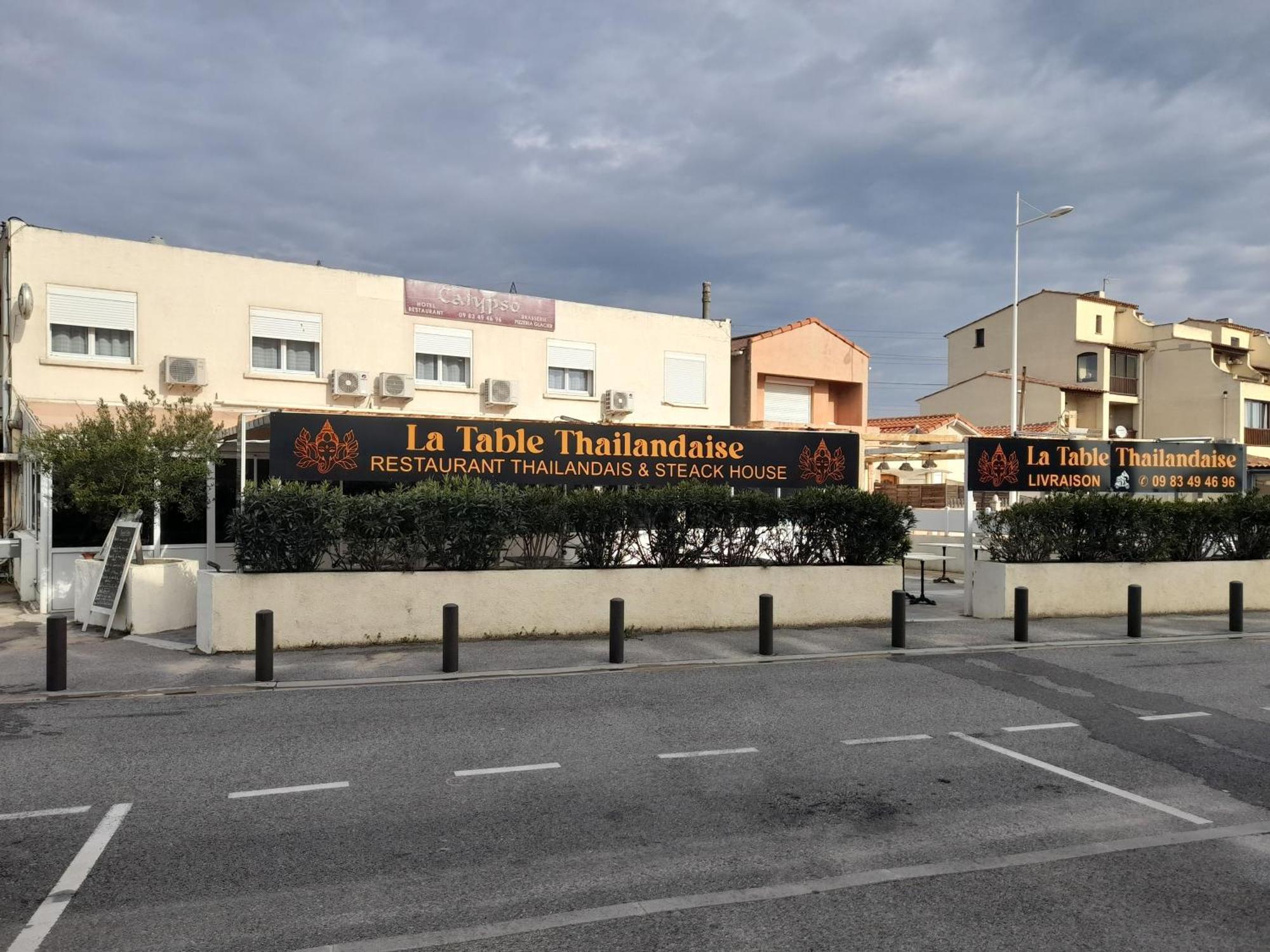 Hotel Restaurant Calypso, à 10 m de la plage Fos-sur-Mer Esterno foto